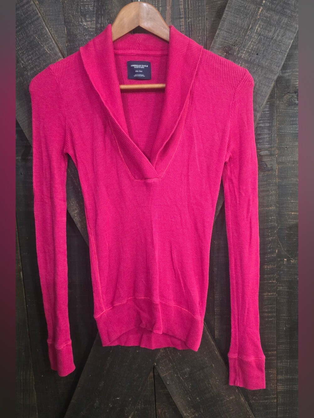 Vintage Y2K American Eagle  Women's Hot Pink Ribbed V-Neck Long Sleeve Shirt
